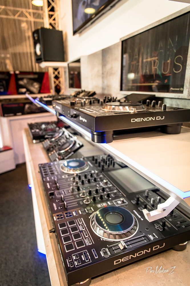 Table de mixage DJ - Platine DJ - DJ Mix Set - Contrôleur DJ | bol