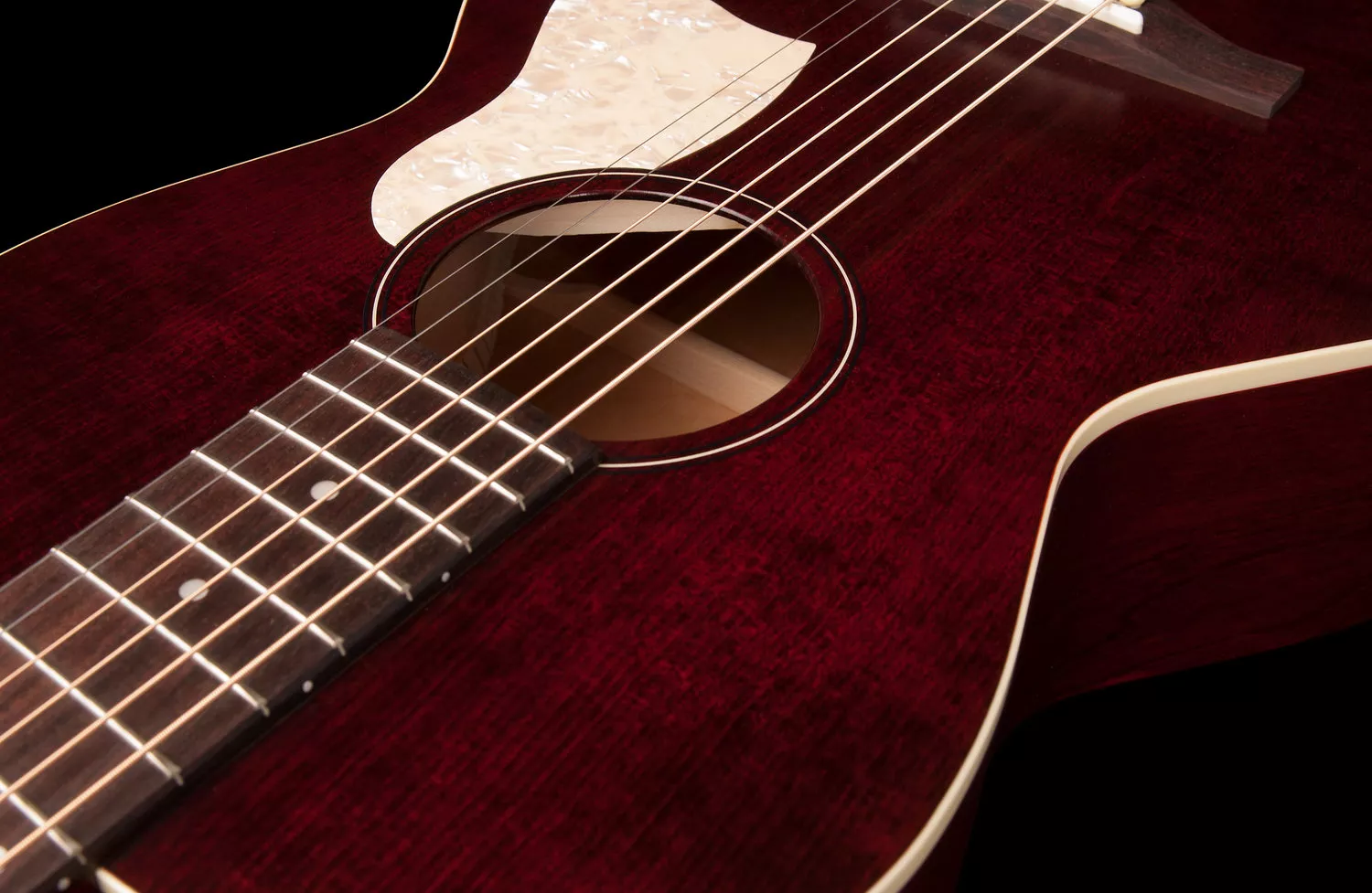 art-et-lutherie-roadhouse-parlor-red-3