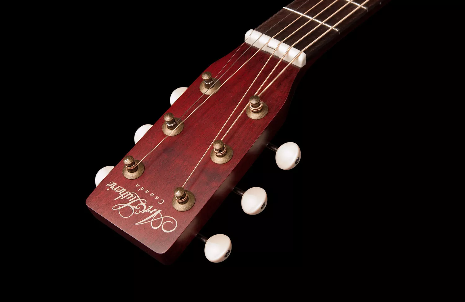 art-et-lutherie-roadhouse-parlor-red-4