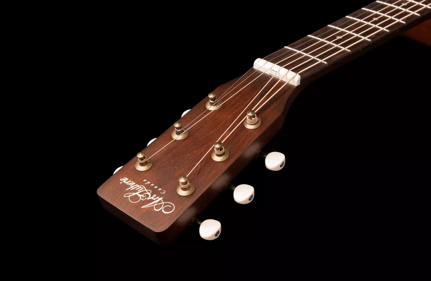 art-lutherie-americana-dreadnought-bourbon-burst-4
